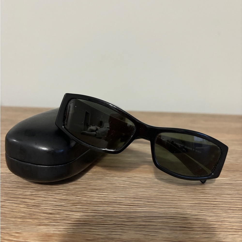 Vintage Gucci Black Rectangular Sunglasses